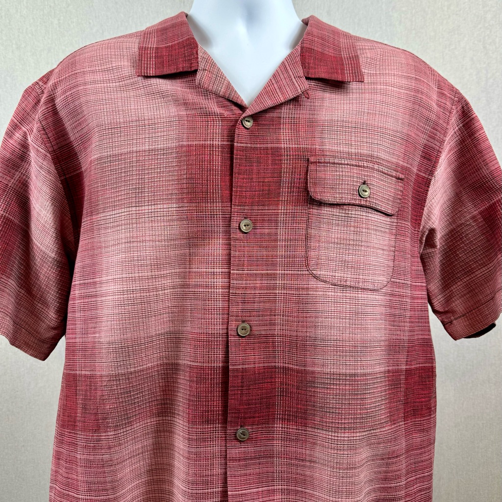 Button-Down Tommy Bahama Men’s Shirt